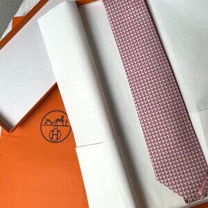 Authentic Hermes Parisian Silk Pink Tie - New in Box!